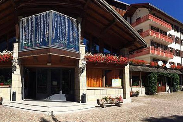 Bella Italia & EFA Village