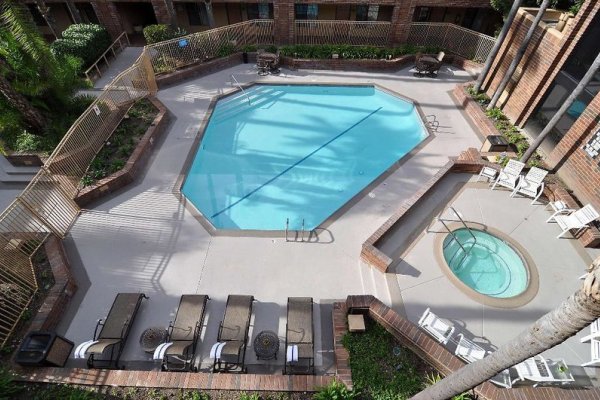 Best Western Plus Meridian Inn & Suites Anaheim - Orange