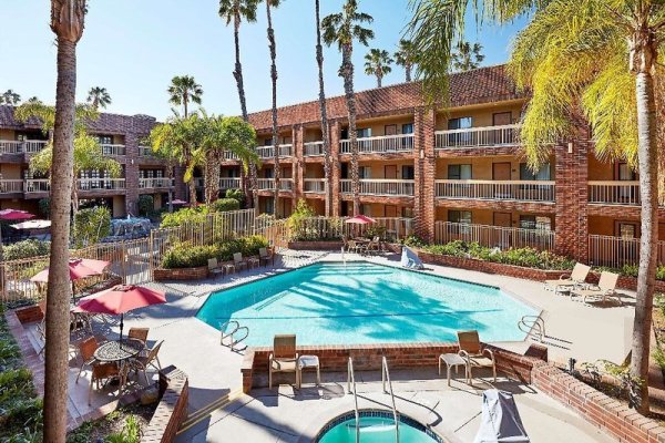 Best Western Plus Meridian Inn & Suites Anaheim - Orange