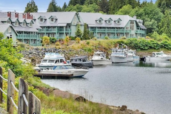 Canadian Princess Lodge & Marina