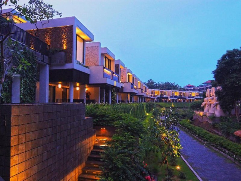 The Sterling Hotel & Villa's