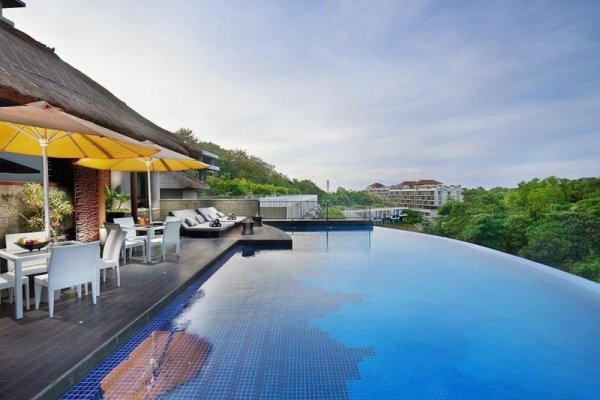The Sterling Hotel & Villa's