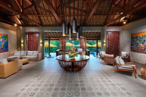 The Sterling Hotel & Villa's