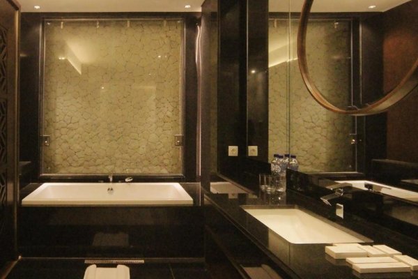 The Sterling Hotel & Villa's
