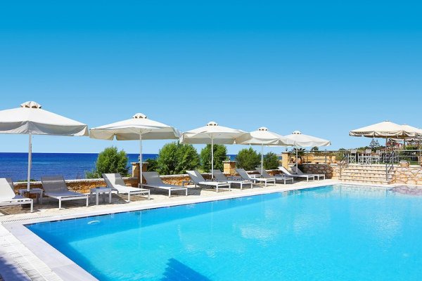 Artina Hotel