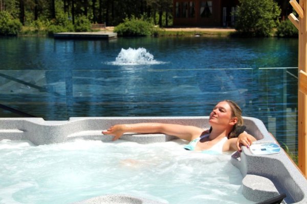 Hotel The Originals Auberge Du Lac Taureau