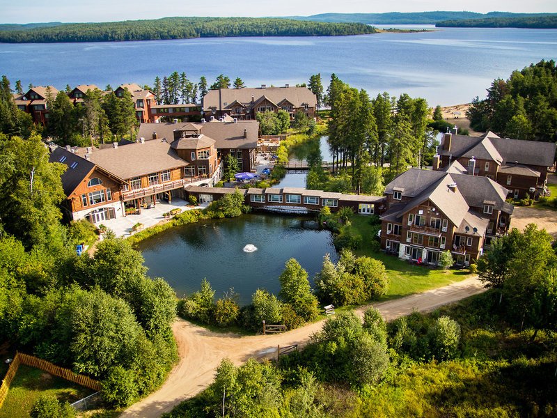 Hotel The Originals Auberge Du Lac Taureau
