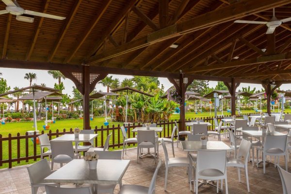 Cavo Maris Beach Hotel