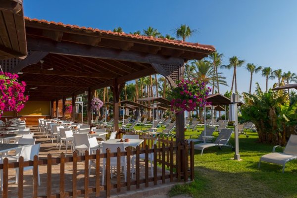 Cavo Maris Beach Hotel