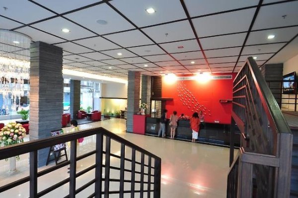 Mayflower Grande Hotel