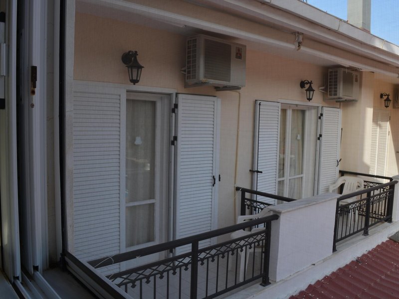 Montes Studios & Apartments