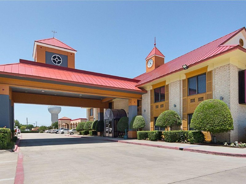 Red Roof Inn & Suites Addison
