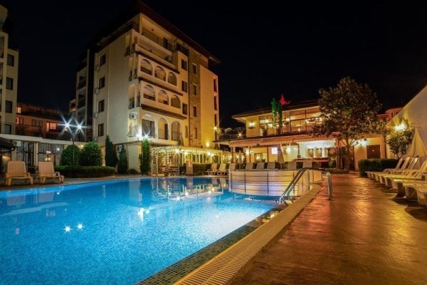 Hotel Rose Village