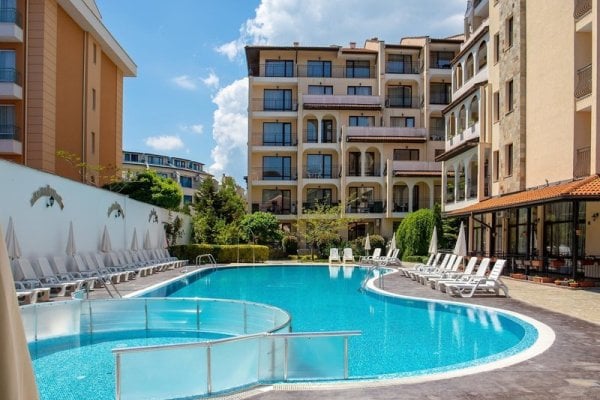 Hotel Rose Village