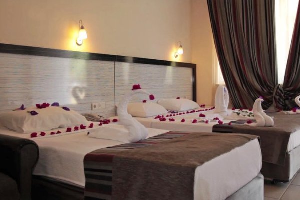 Clover Magic Park Beach Hotel