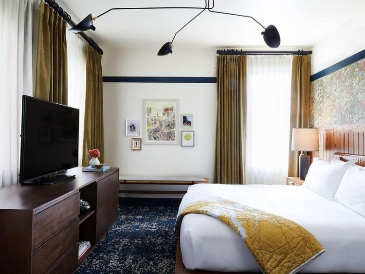 Revival Hotel