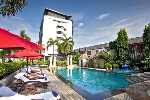 Lantana Pattaya Hotel & Resort