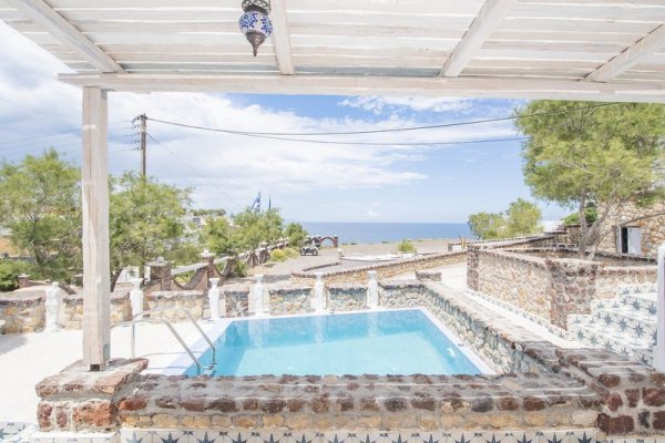 Starlight Luxury Seaside Villa & Suites