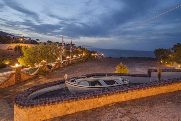Starlight Luxury Seaside Villa & Suites