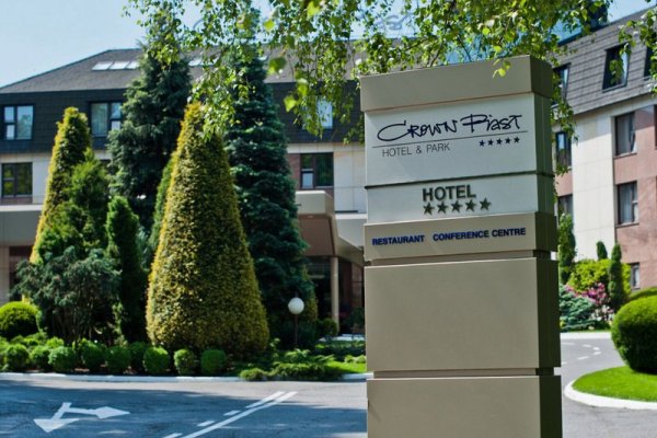Crown Piast Hotel & Park