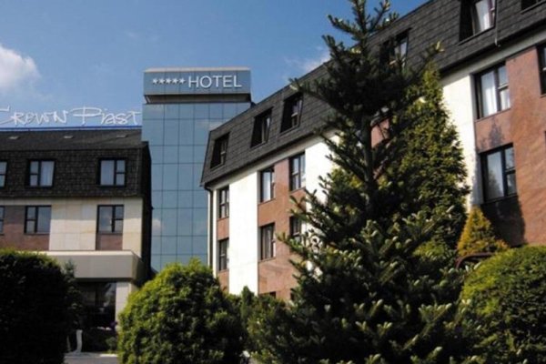 Crown Piast Hotel & Park