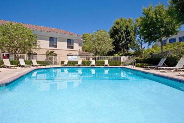 Holiday Inn Express Hotel & Suites Santa Clarita