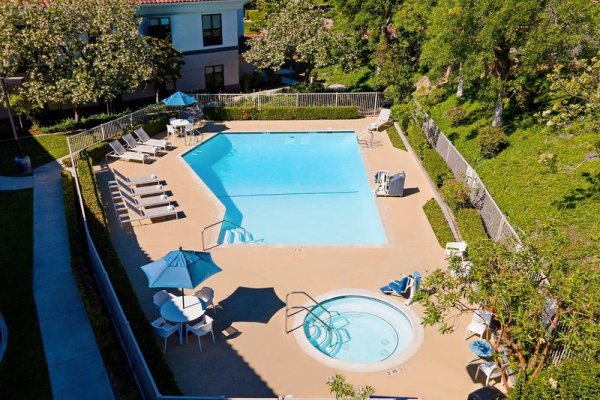 Holiday Inn Express Hotel & Suites Santa Clarita