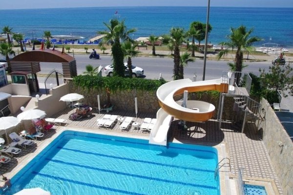 Club Bayar Beach Hotel