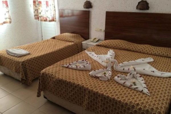 Club Bayar Beach Hotel
