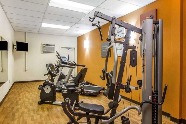 Quality Suites Freeport