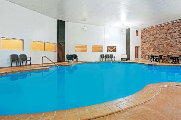 Days Inn Bloomington West