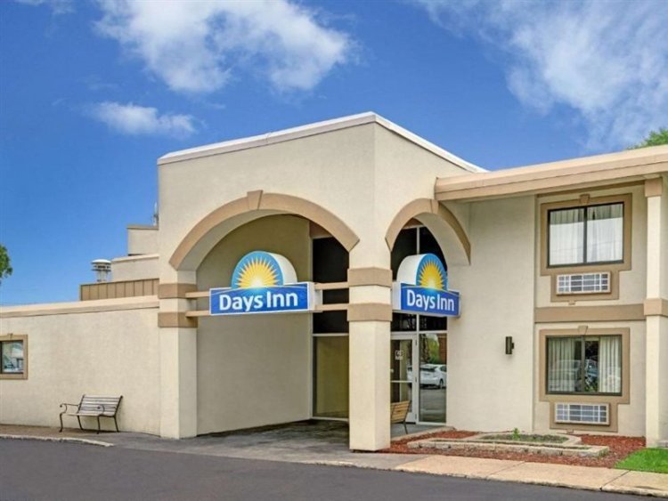 Days Inn Bloomington West