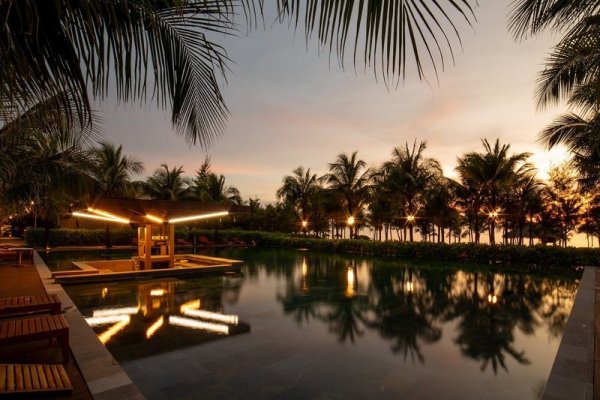 Sonaga Beach Resort & Villas