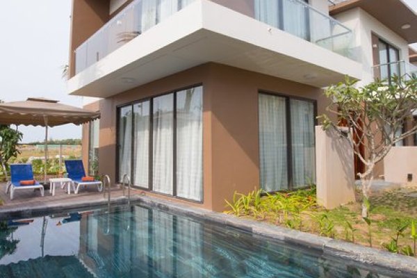 Sonaga Beach Resort & Villas