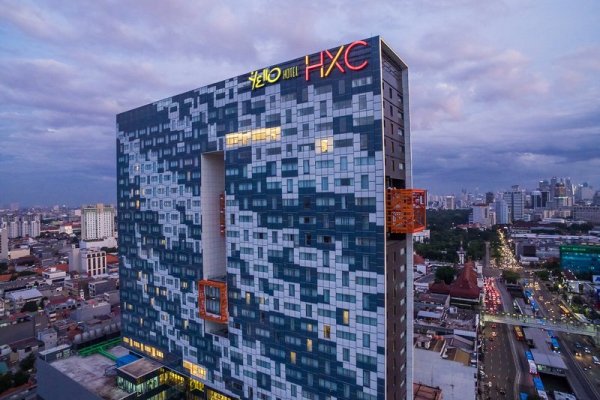 YELLO Hotel Harmoni