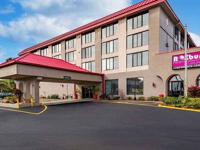 Ramada Lakeland Hotel