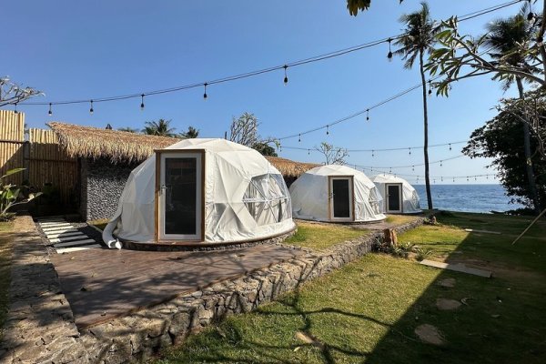Glamping @ Pebbles & Fins