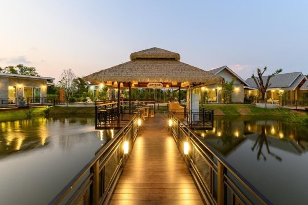 Loftpical Resort
