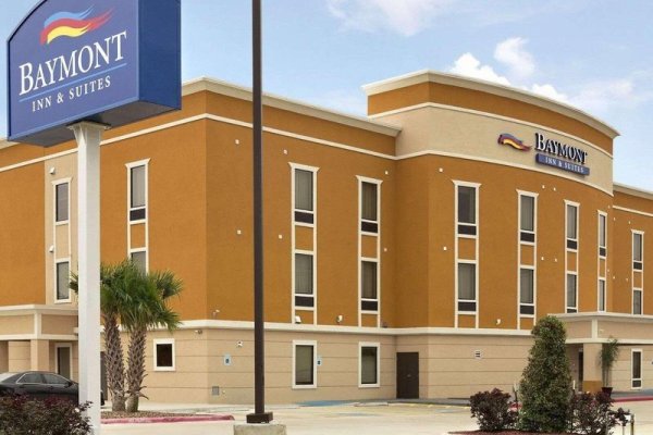 Baymont Inn & Suites Victoria