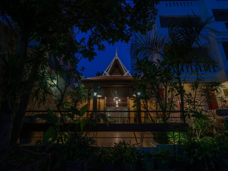 Mekong Angkor Palace Hotel