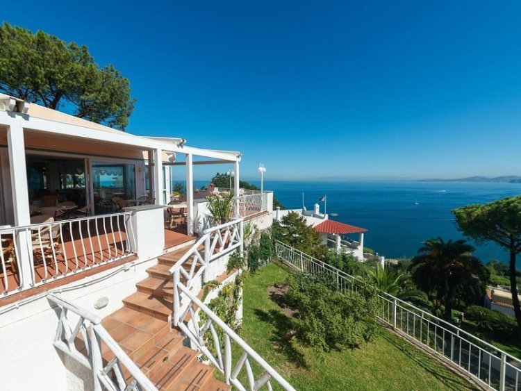 Hotel Villa Ireos