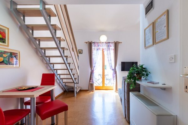 CINA Apartments and Rooms