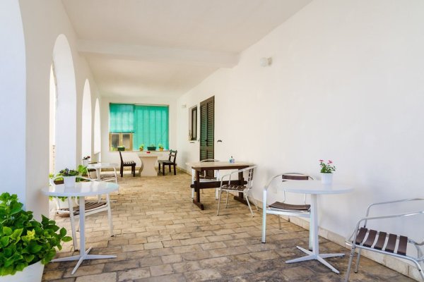 CINA Apartments and Rooms