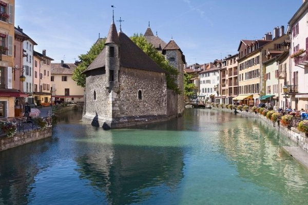 ibis Styles Annecy Gare Centre