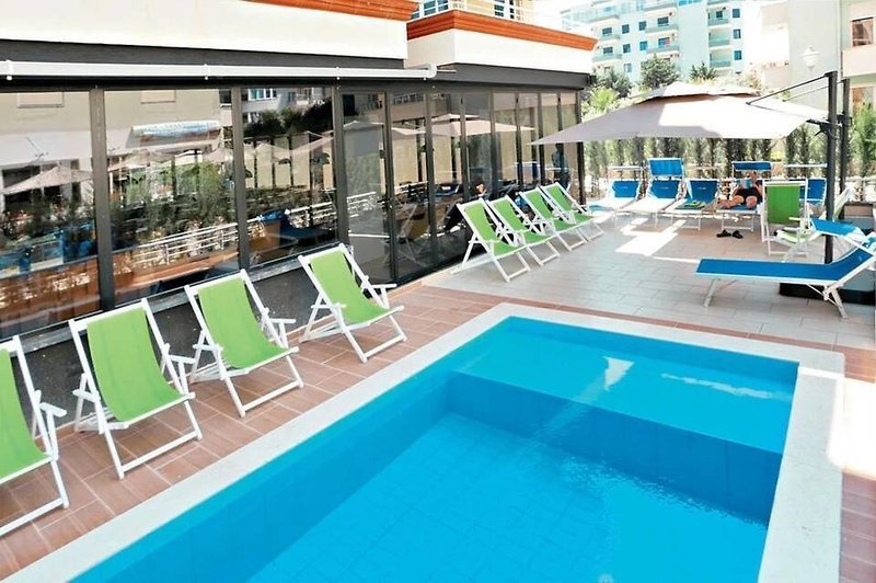 Alvin Comfort Hotel