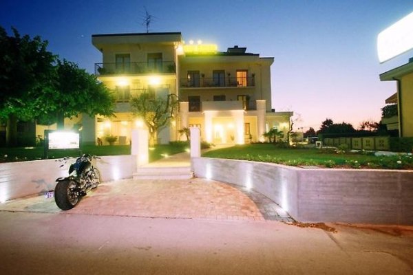 Hotel Arya