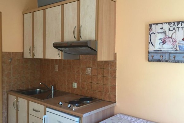 Helen's Studios & Apartments