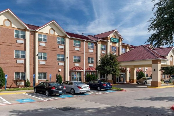 Quality Suites North Galleria