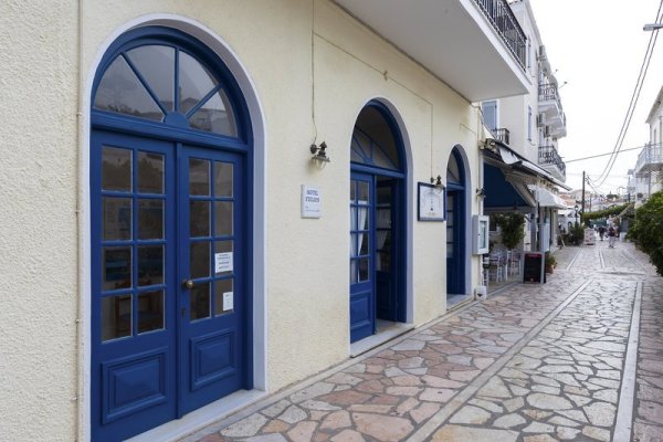 Stelios Hotel