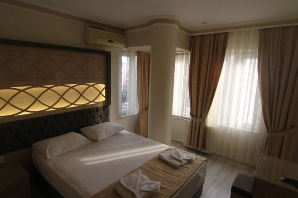 Grand Liza Hotel